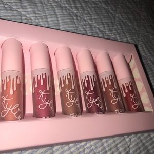 NWT kylie lip kit limited edition birthday collect